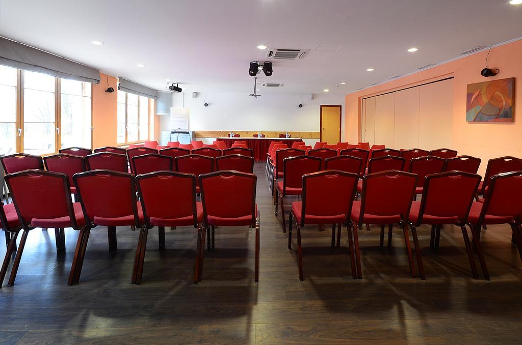 Hotel Abc Airport Рига Екстериор снимка