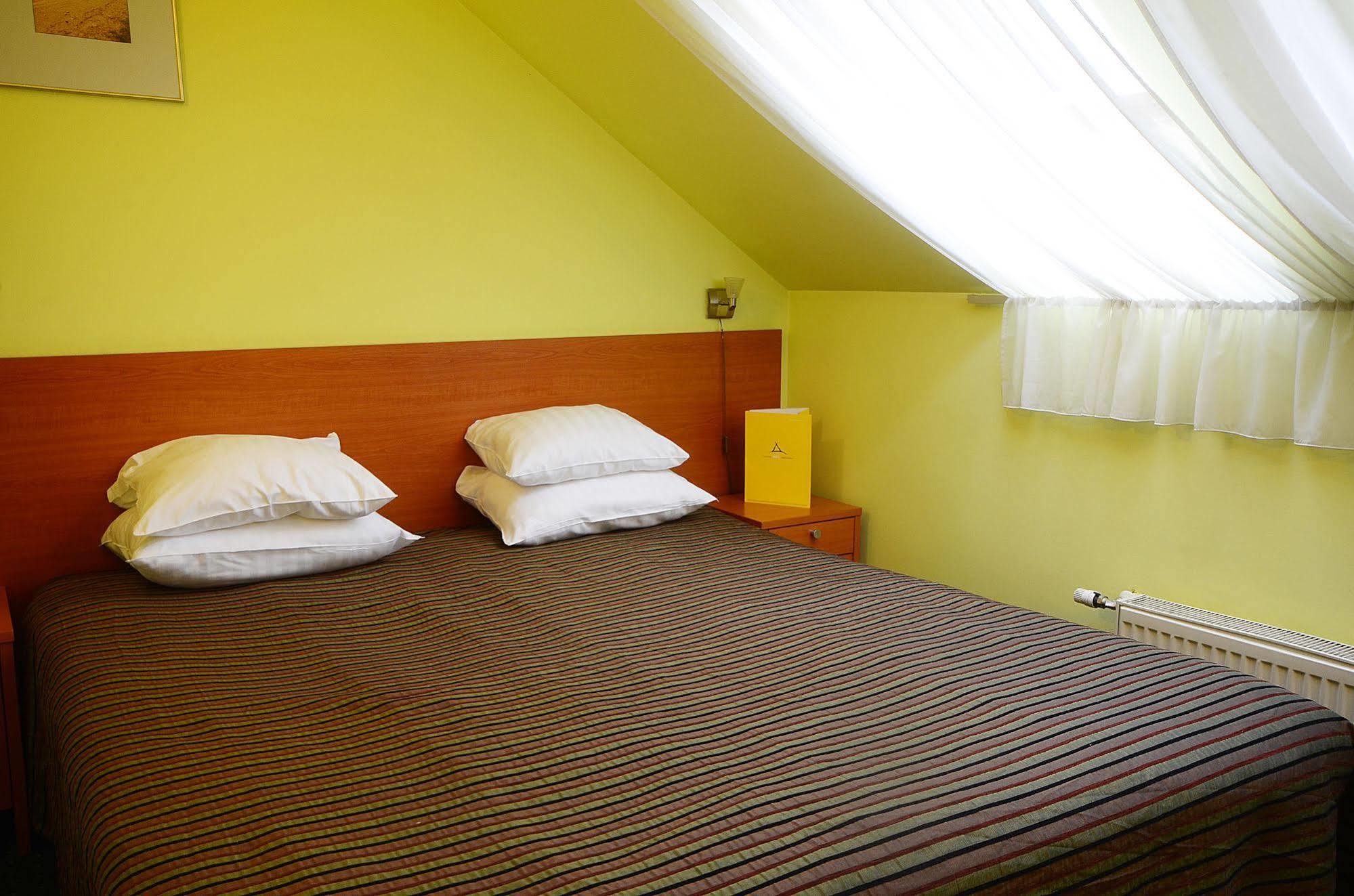 Hotel Abc Airport Рига Екстериор снимка