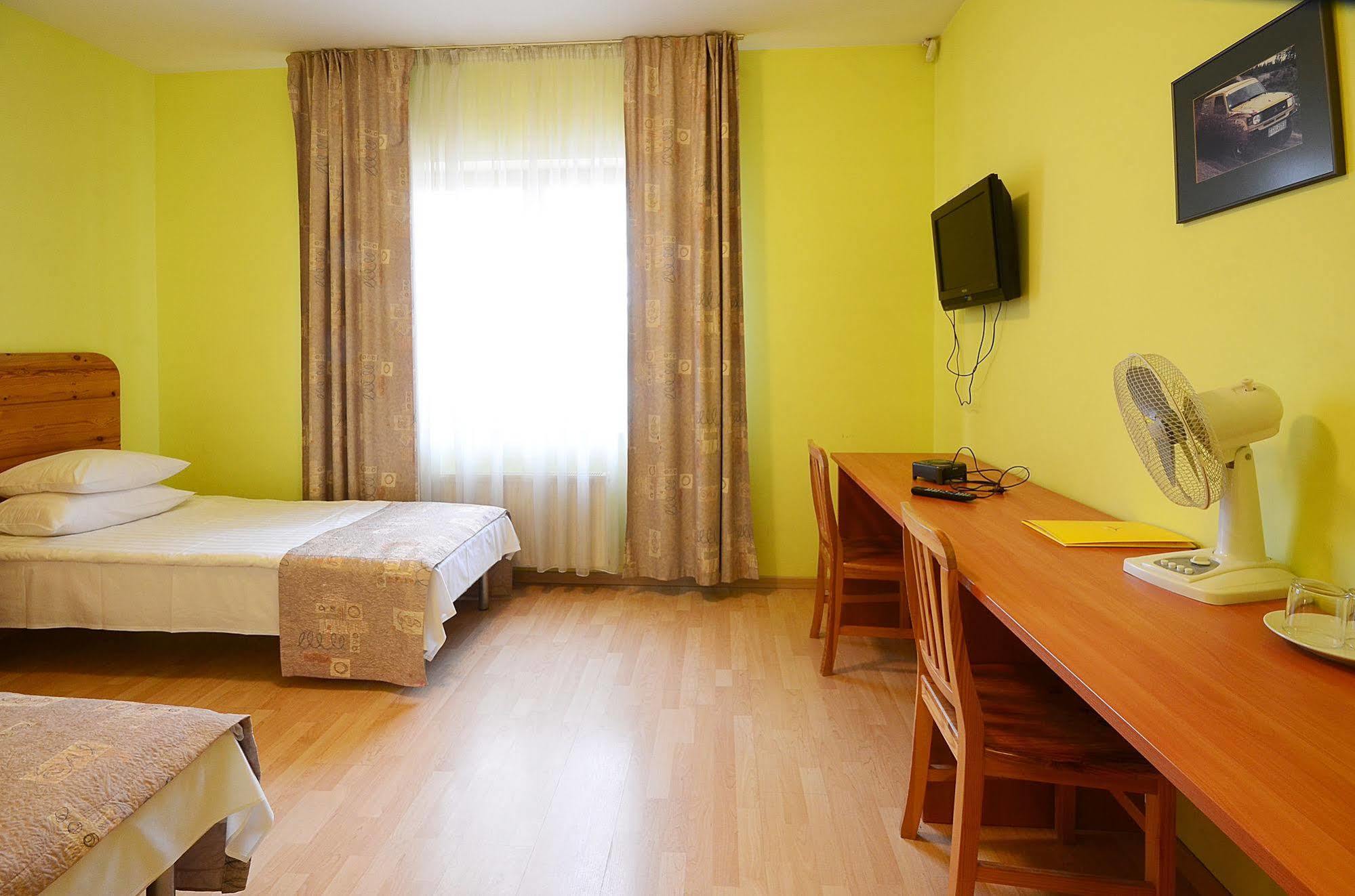 Hotel Abc Airport Рига Екстериор снимка