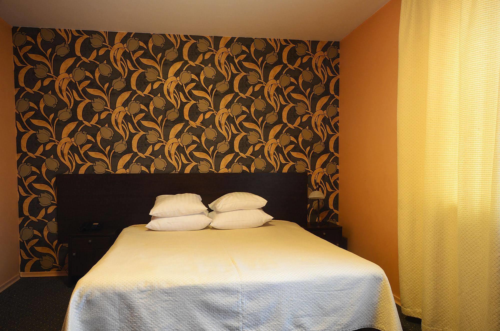 Hotel Abc Airport Рига Екстериор снимка